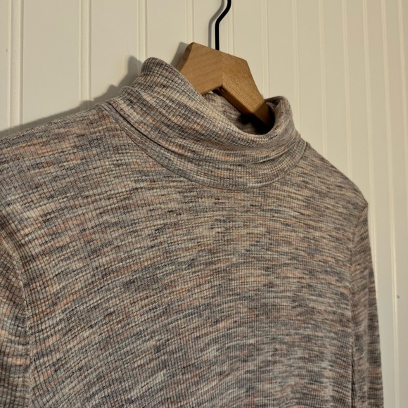 We The Free Women’s Stonecold Turtleneck Ribbed Tunic Slit Back Size XS - Picture 4 of 13